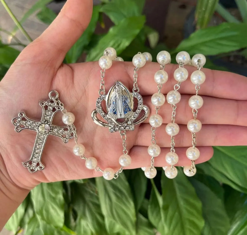 Terço Nossa Senhora Aparecida com Pérolas - Fé e Devoção em Suas Mãos