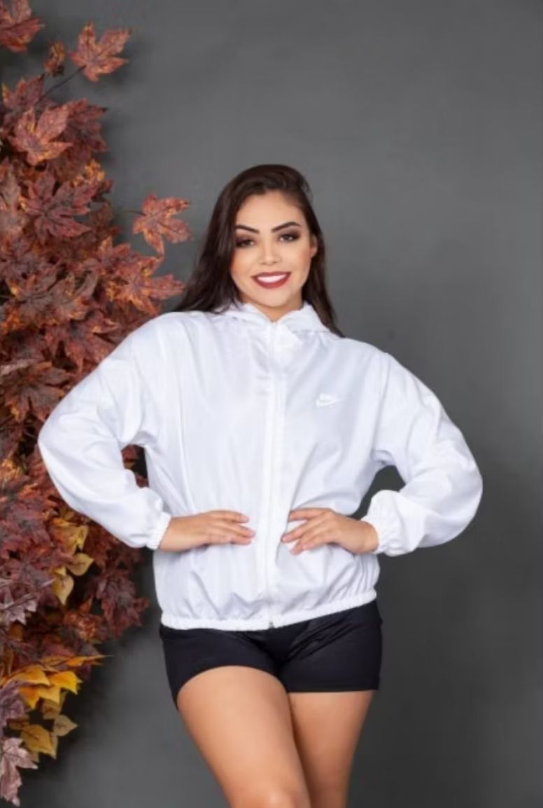 Jaqueta Corta Vento Feminina –  Conforto e Proteção em Todos os Momentos