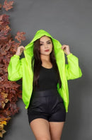 Jaqueta Corta Vento Feminina –  Conforto e Proteção em Todos os Momentos